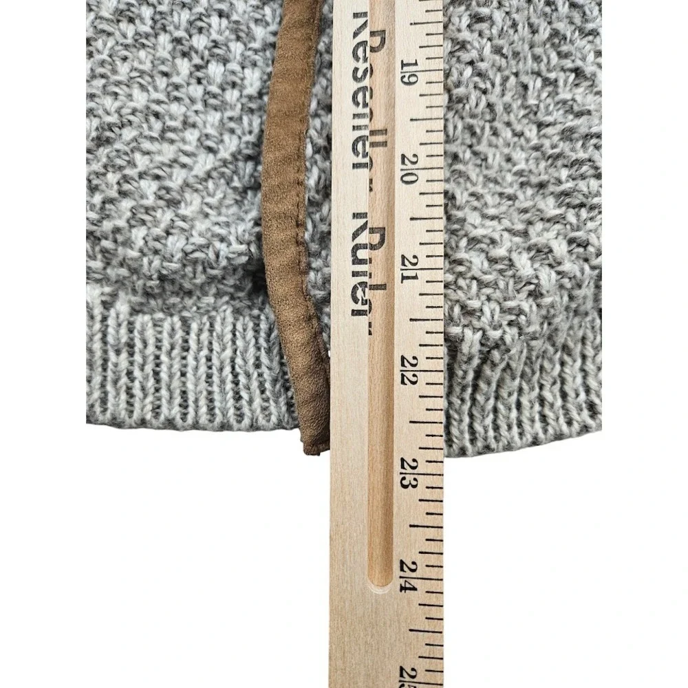 Abercrombie & Fitch Sweater Womens Size XS‎ Gray Knit Preppy Cottagecore Hoodie